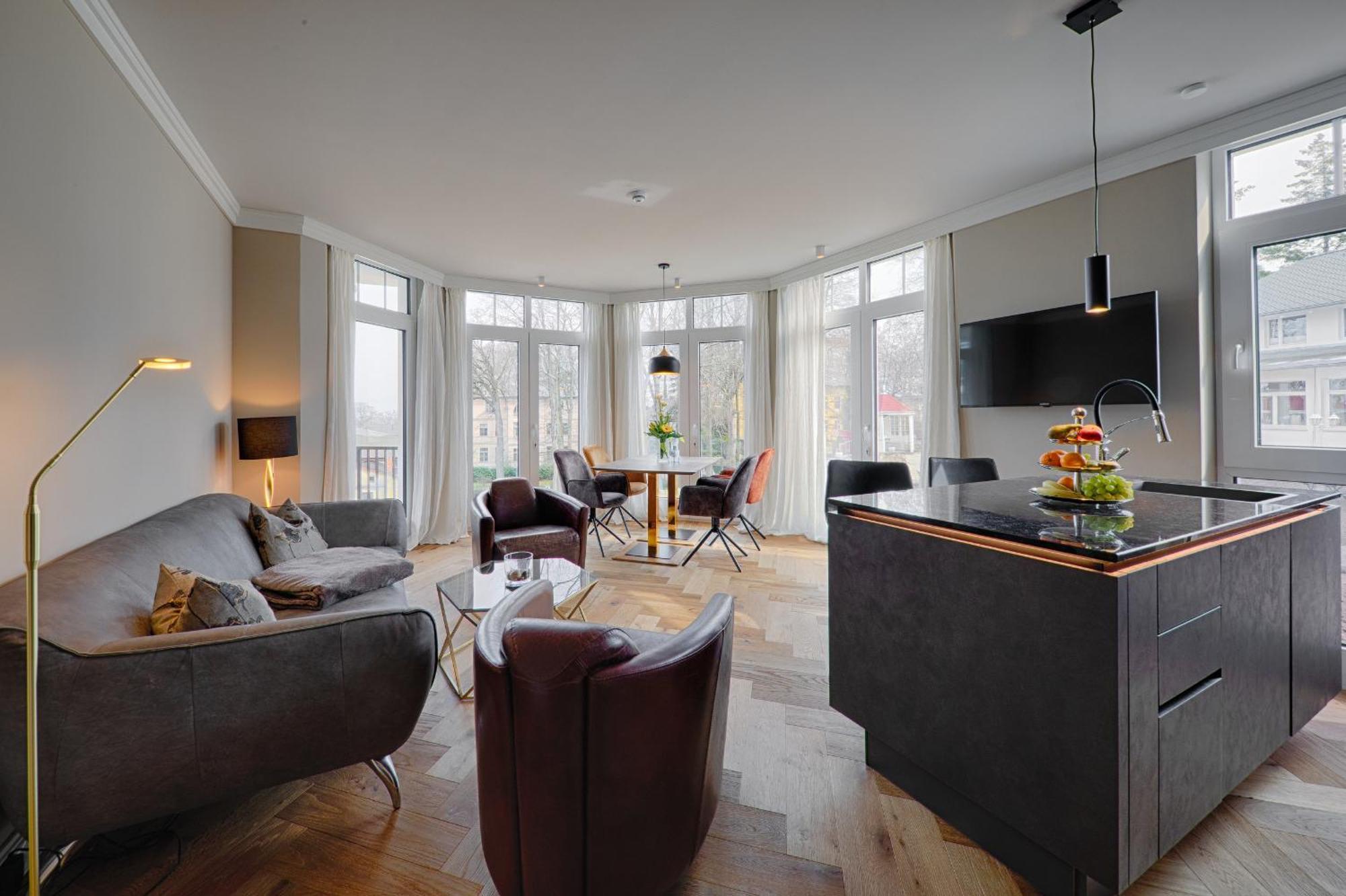 Meeressterne Schlossappartements Heringsdorf ภายนอก รูปภาพ