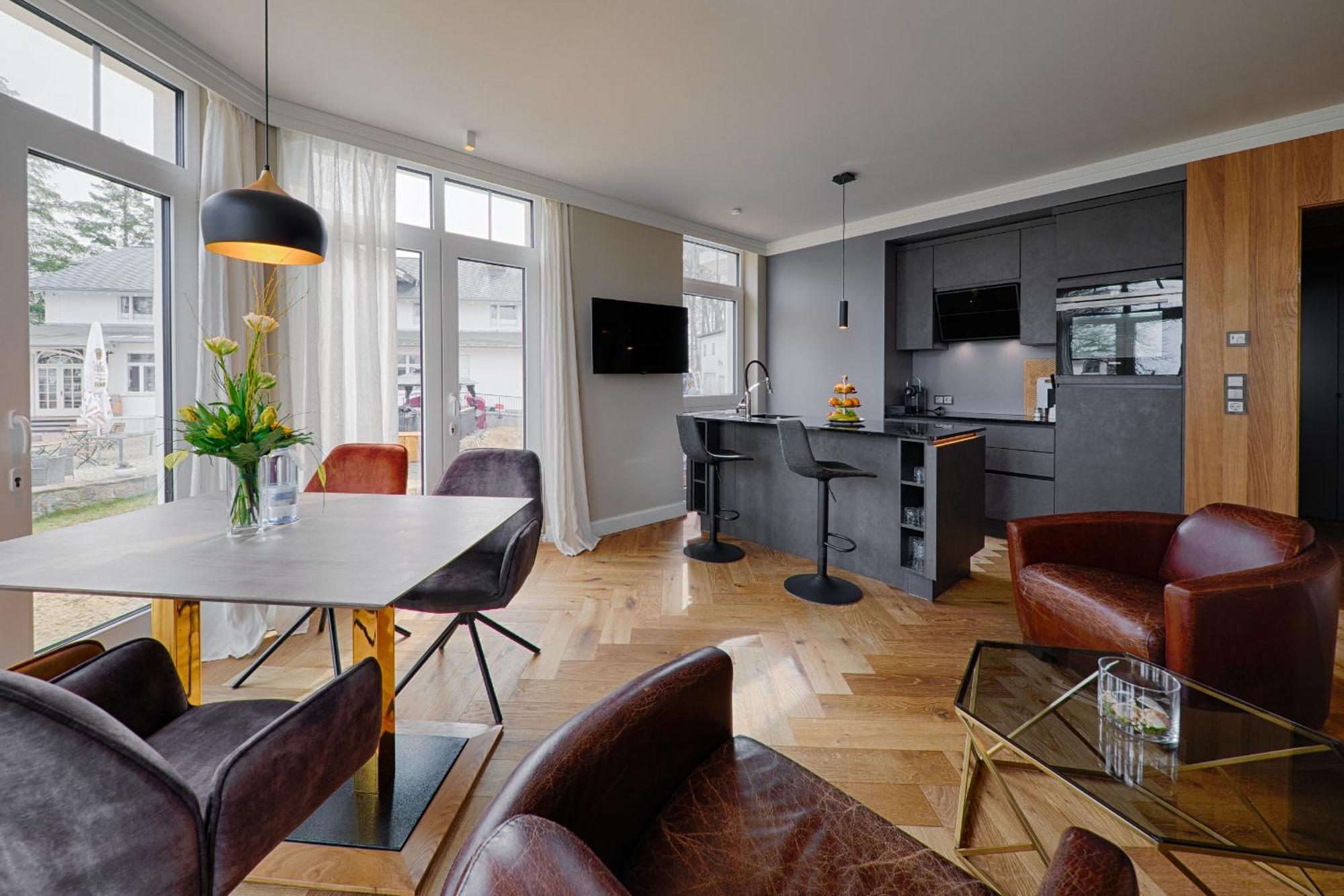 Meeressterne Schlossappartements Heringsdorf ภายนอก รูปภาพ